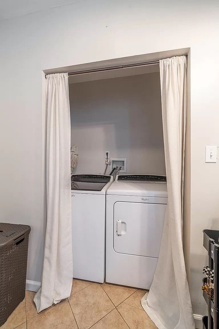 Furnished Finder property 372480_1 photo 17