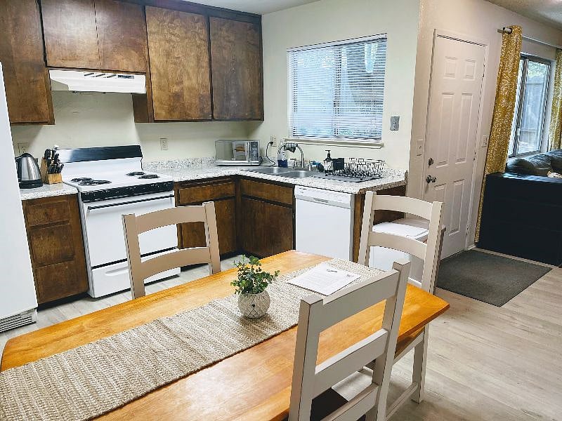 Furnished Finder property 372527_1 photo 6