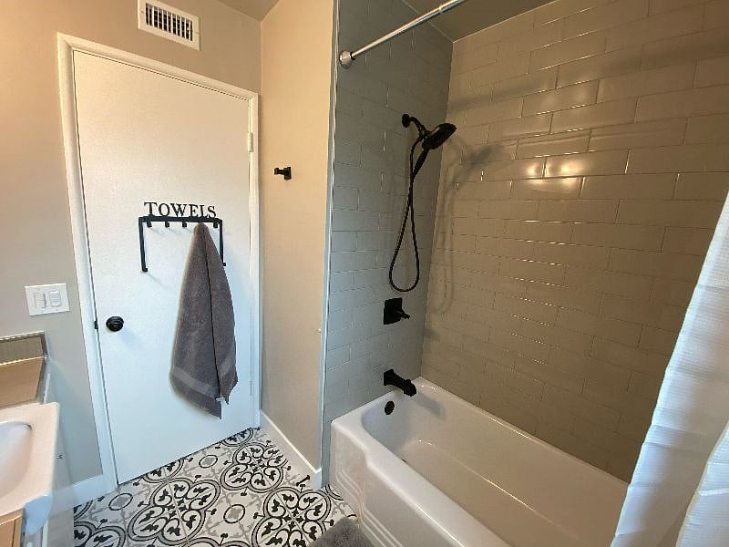 Furnished Finder property 372530_1 photo 18