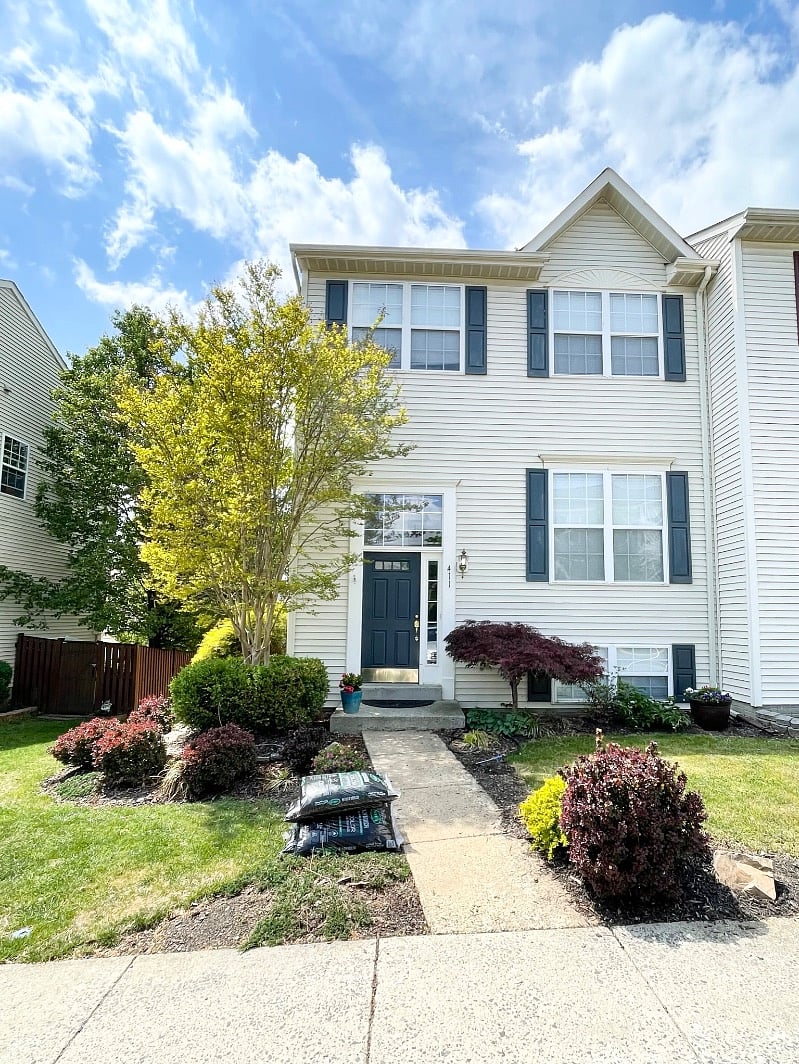 Welcome home! Your private entrance is around back