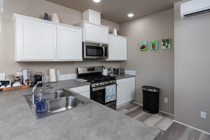 Furnished Finder property 372639_1 photo 11