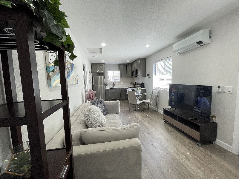 Furnished Finder property 372945_2 photo 3
