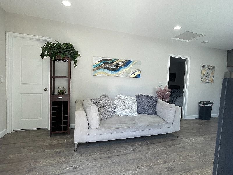 Furnished Finder property 372945_2 photo 7