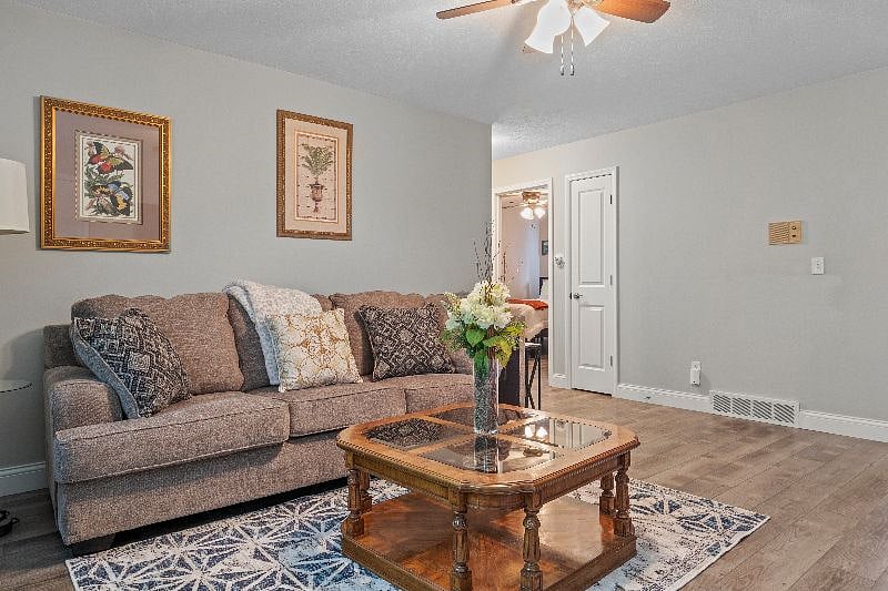 Furnished Finder property 373094_1 photo 2