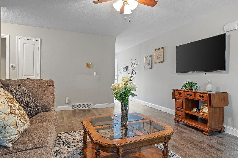 Furnished Finder property 373094_1 photo 3