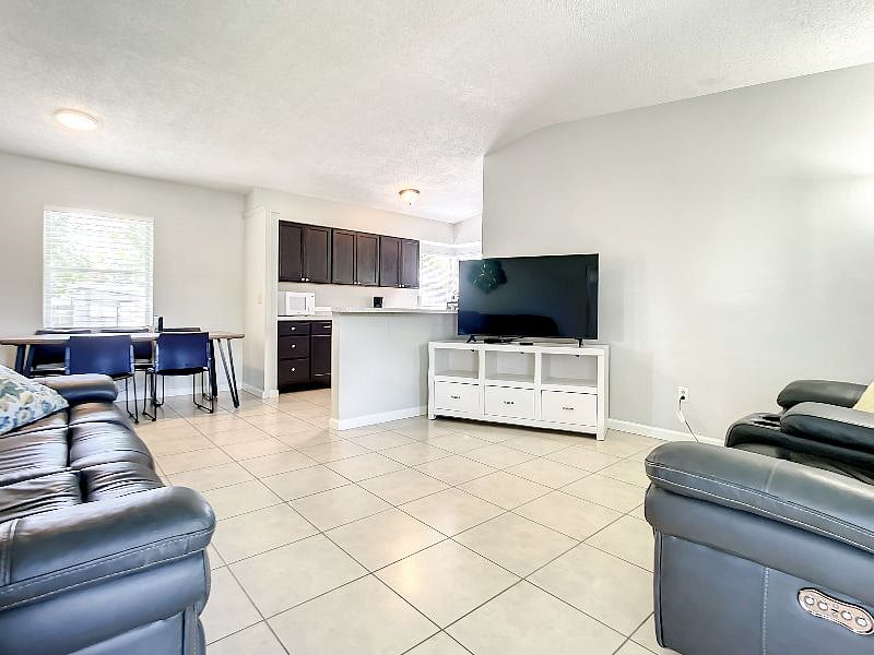 Furnished Finder property 373206_1 photo 3