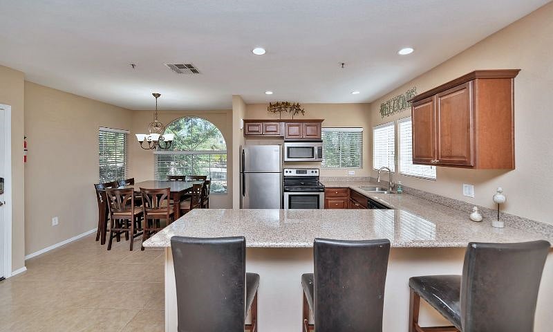 Furnished Finder property 373253_1 photo 8