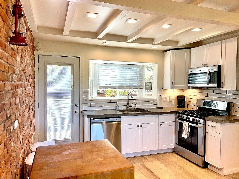 Furnished Finder property 373282_2 photo 8