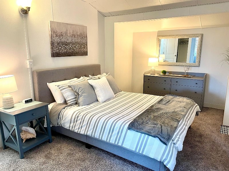 Cozy queen bed with new bed
2 closets, dresser and nightstand.
