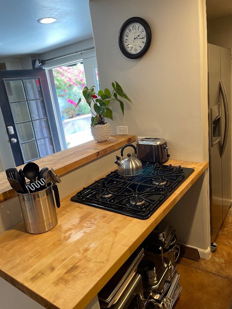 All you need to cook, bake or store food for a lengthy visit. Full refrigerator, stove, oven and microwave.