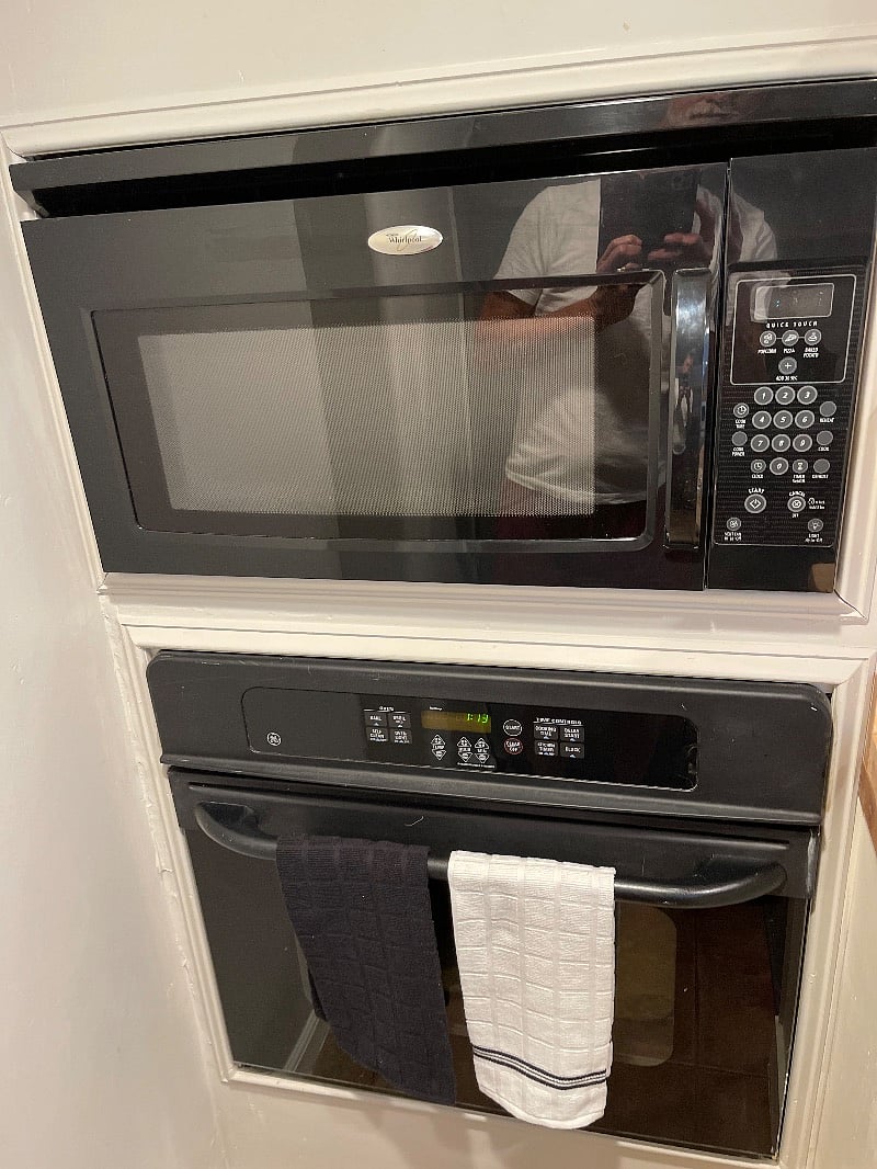 Full size microwave and oven. No need to eat out when you all your modern conveniences.