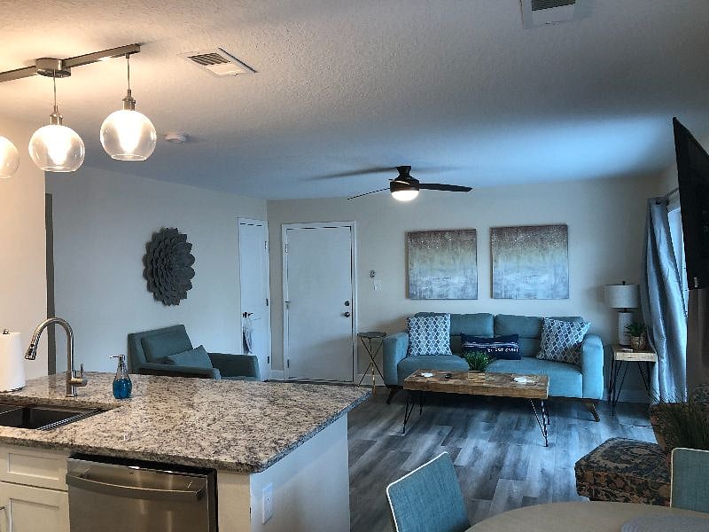 Furnished Finder property 373502_1 photo 6