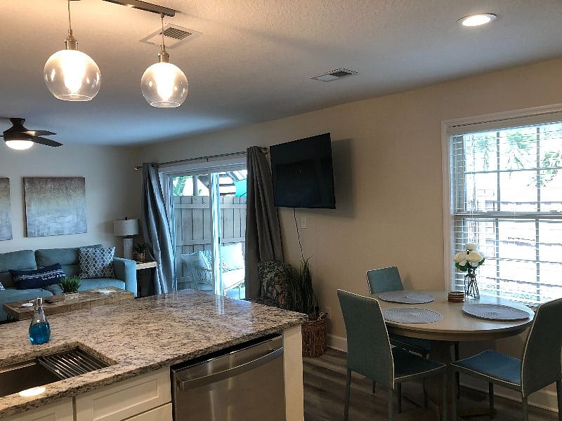 Furnished Finder property 373502_1 photo 8