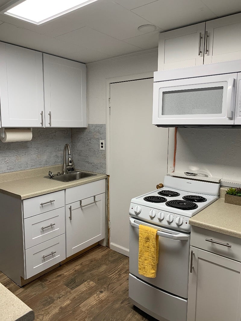Complete Kitchen with Laundry Closet