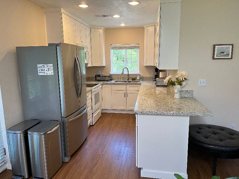 Furnished Finder property 373721_1 photo 3