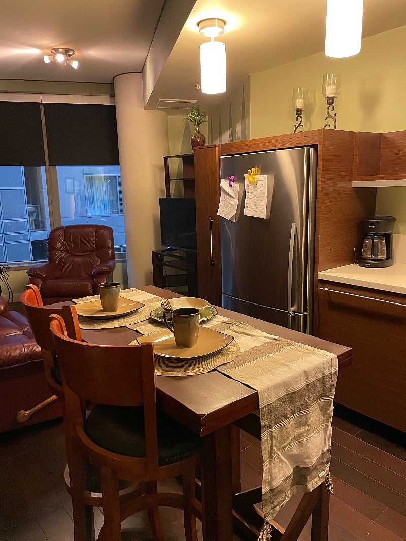 Kitchen island/table
