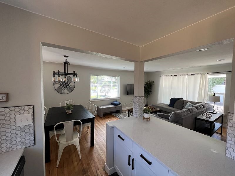 Furnished Finder property 373945_2 photo 8