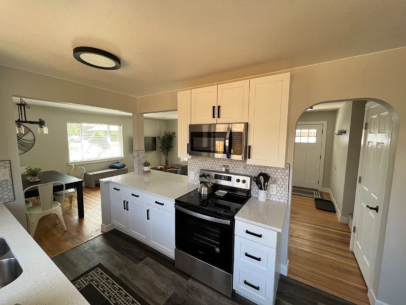 Furnished Finder property 373945_2 photo 9