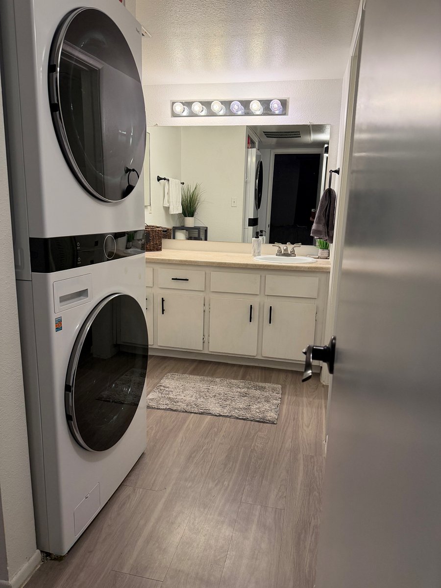 Bathroom/ laundry