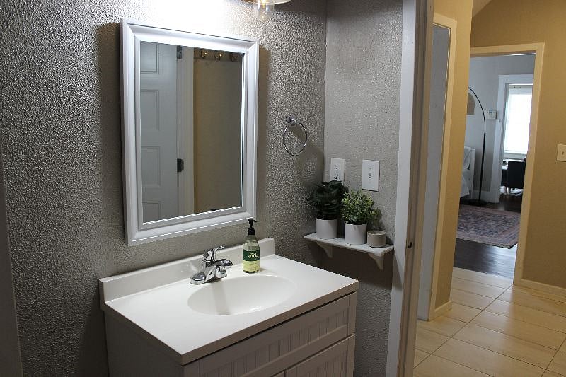 Furnished Finder property 374027_1 photo 11