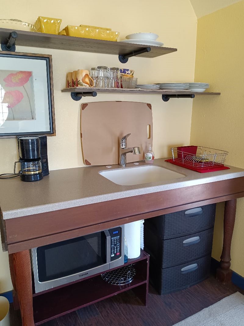 Kitchen with Convection Microwave
