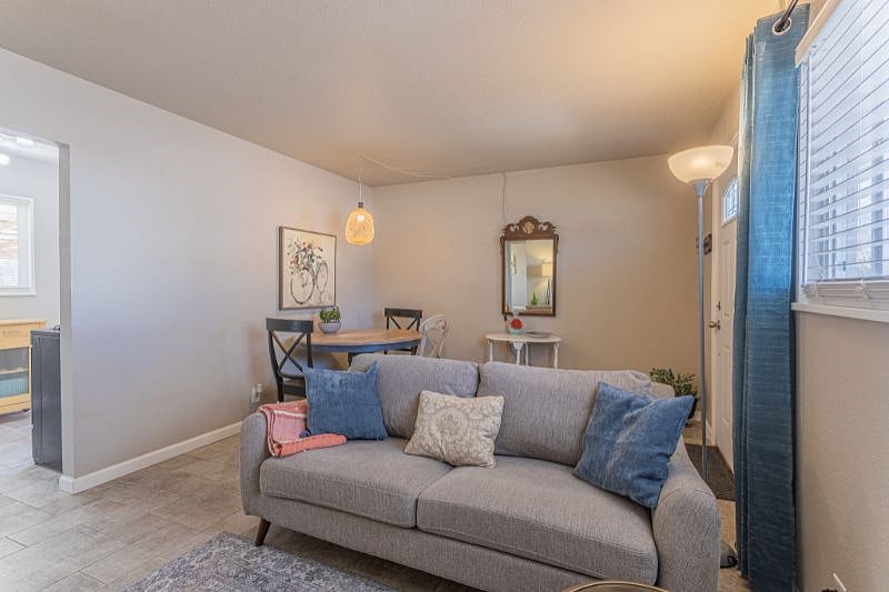 Furnished Finder property 374150_1 photo 3