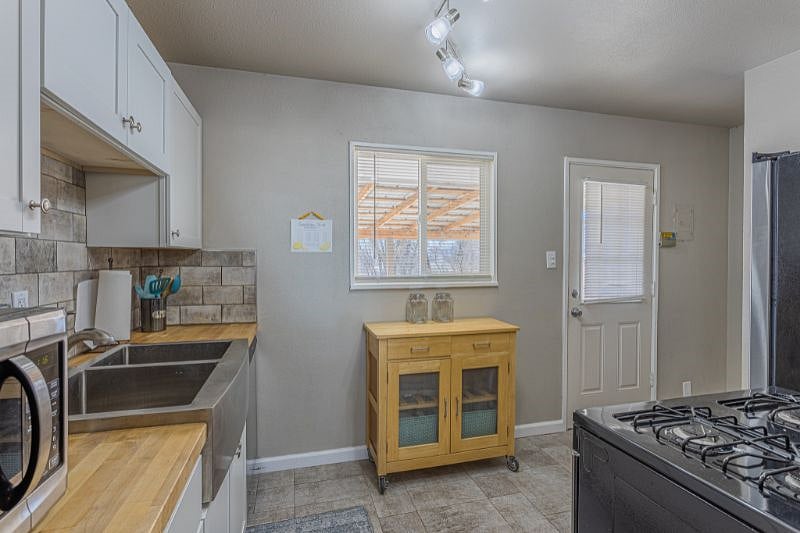 Furnished Finder property 374150_1 photo 4