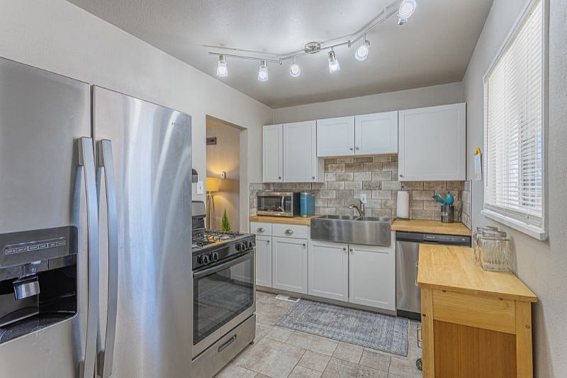 Furnished Finder property 374150_1 photo 5
