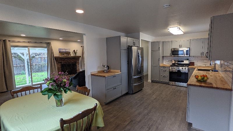 Furnished Finder property 374357_1 photo 5