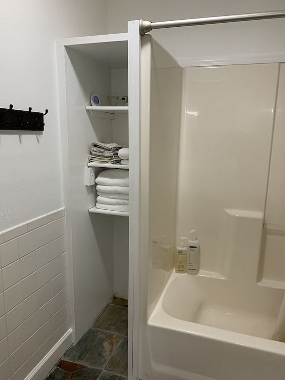 Furnished Finder property 374381_1 photo 17