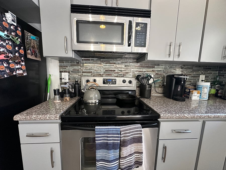 coffee maker, teapot, pots and pans, cooking-wear included in furnishing