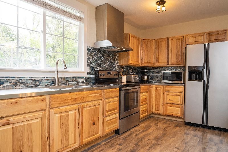 Your fully equipped open design kitchen includes stove with oven, refrigerator, microwave , coffee pot , toaster, KitchenAid, pasta machine and stocked with kitchen wares, spices to prepare your favorite meals.