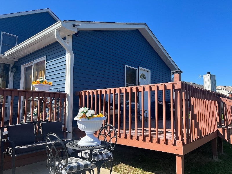 Entire apartment unit in rear of the house off the water. Own separate entrance and own private deck