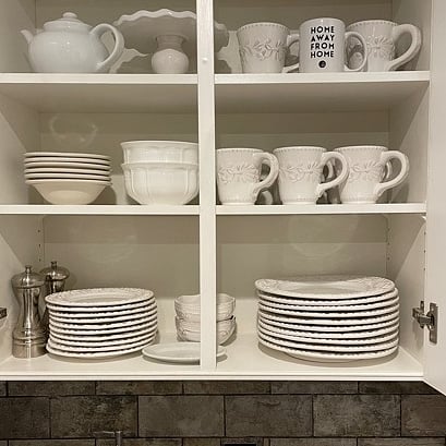 Fully-stocked Kitchen: These are just the dishes!