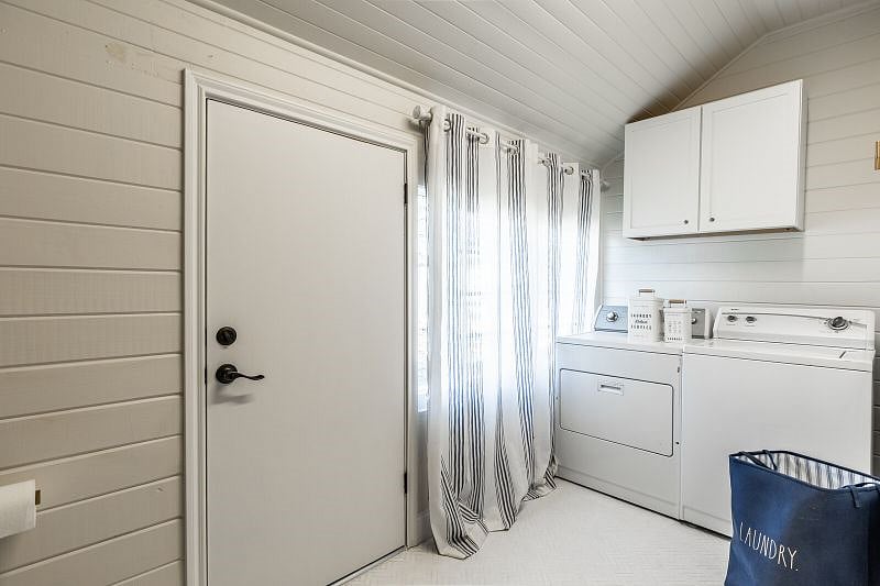Washer and dryer are also included.