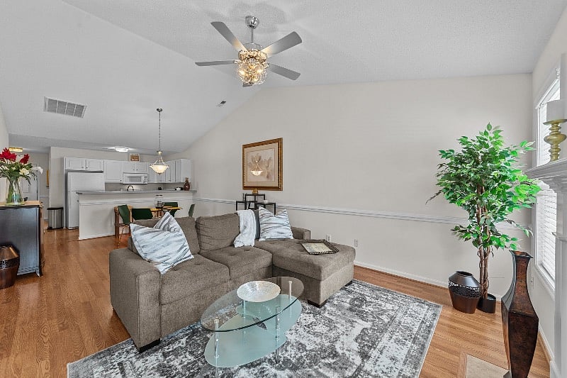 Furnished Finder property 374679_1 photo 10