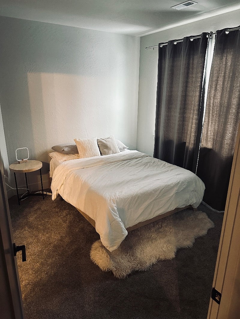 This room also comes with black out shades for those who are working night shift, the room stays nice and dark!
