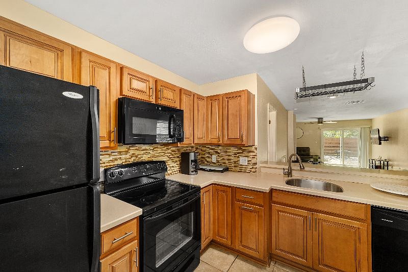 Furnished Finder property 374708_1 photo 16