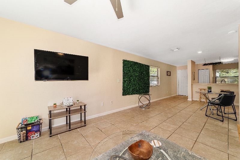 Furnished Finder property 374708_1 photo 11