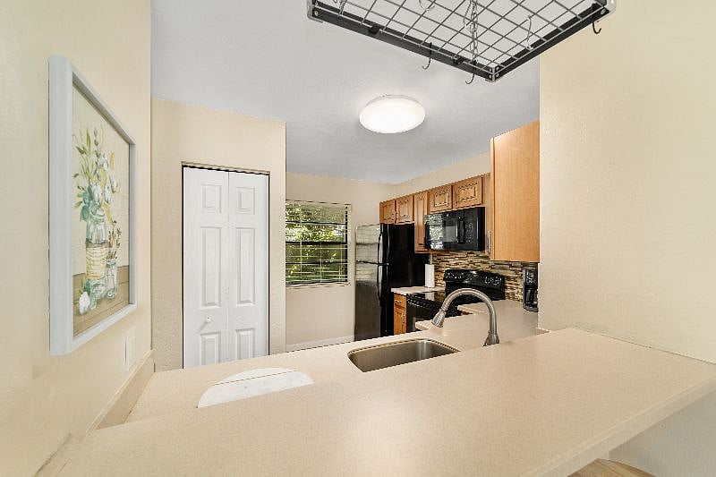 Furnished Finder property 374708_1 photo 17
