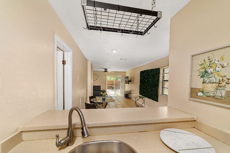 Furnished Finder property 374708_1 photo 18