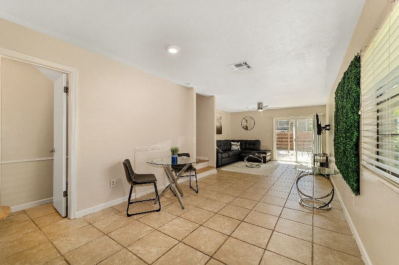 Furnished Finder property 374708_1 photo 10