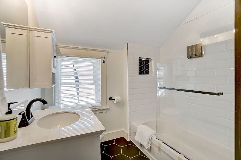 Furnished Finder property 374750_1 photo 15