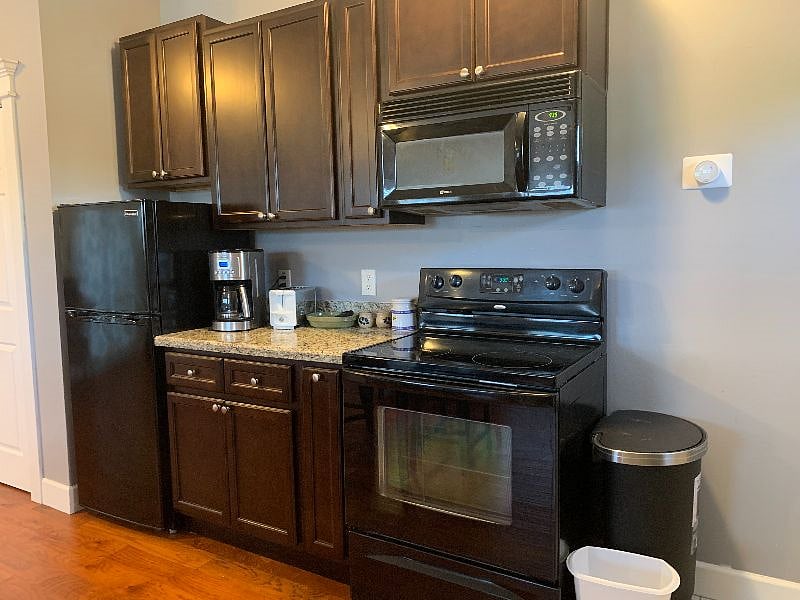 Furnished Finder property 375030_1 photo 9