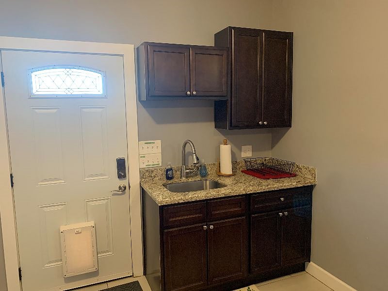 Furnished Finder property 375030_1 photo 11