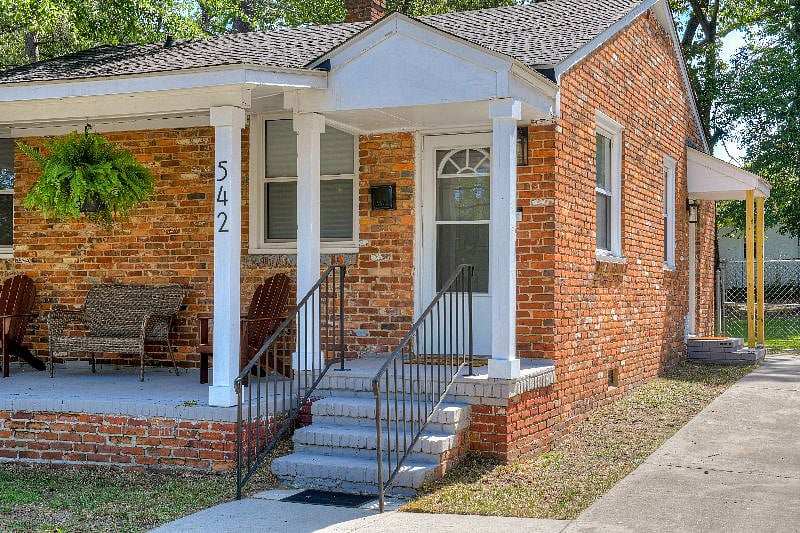 Furnished Finder property 375103_1 photo 3