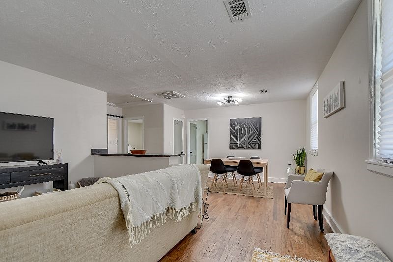 Furnished Finder property 375103_1 photo 5