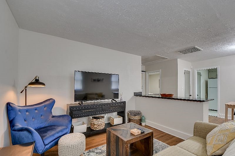 Furnished Finder property 375103_1 photo 6