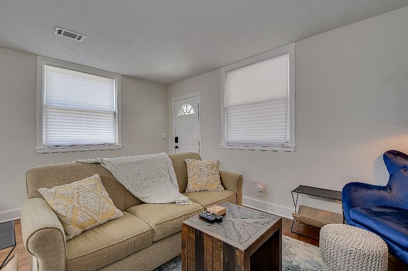 Furnished Finder property 375103_1 photo 8