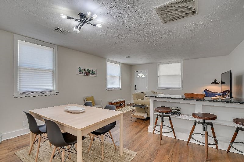 Furnished Finder property 375103_1 photo 13